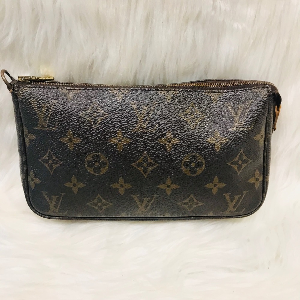 Authentic Louis Vuitton Pochette #6.7Q - Picture 2 of 8